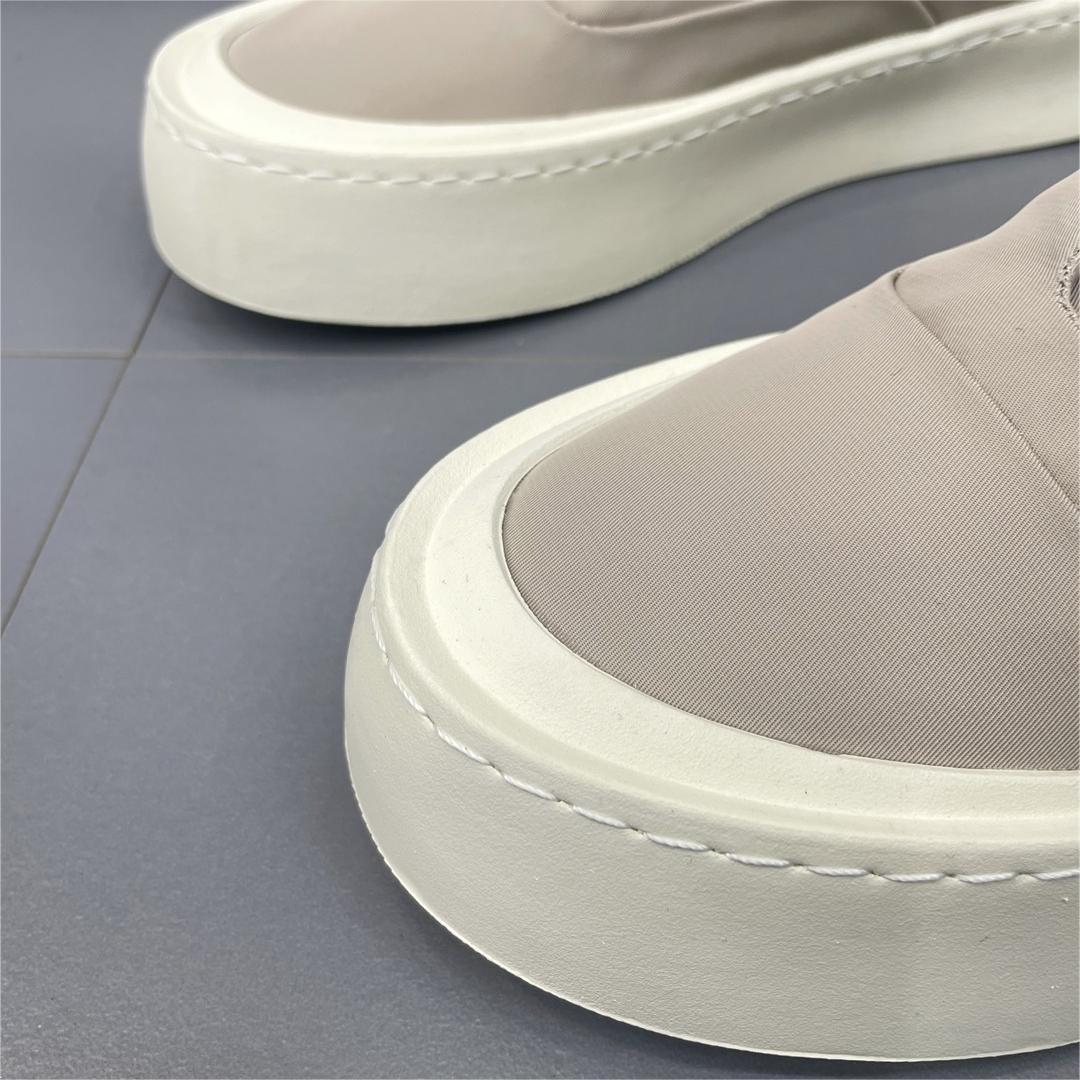 New Men's Breathable Slip-on Canvas Casual Shoes