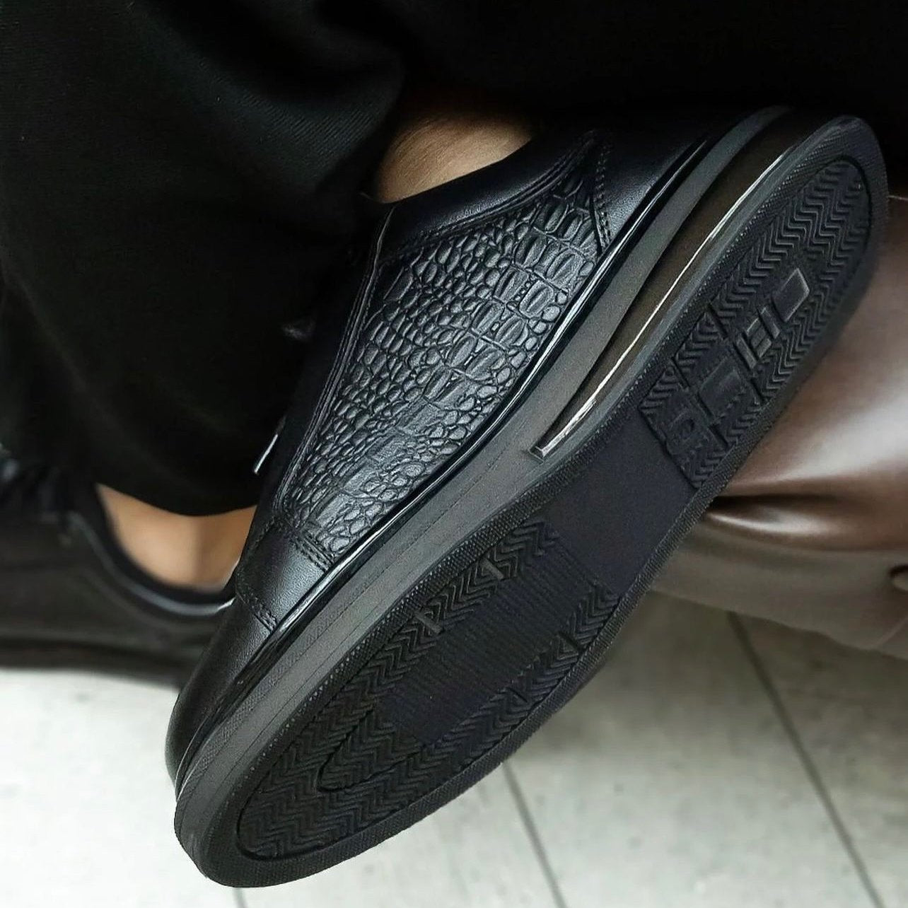 Men's Handmade Classic Leather Elastic Air Cushion Casual Shoes
